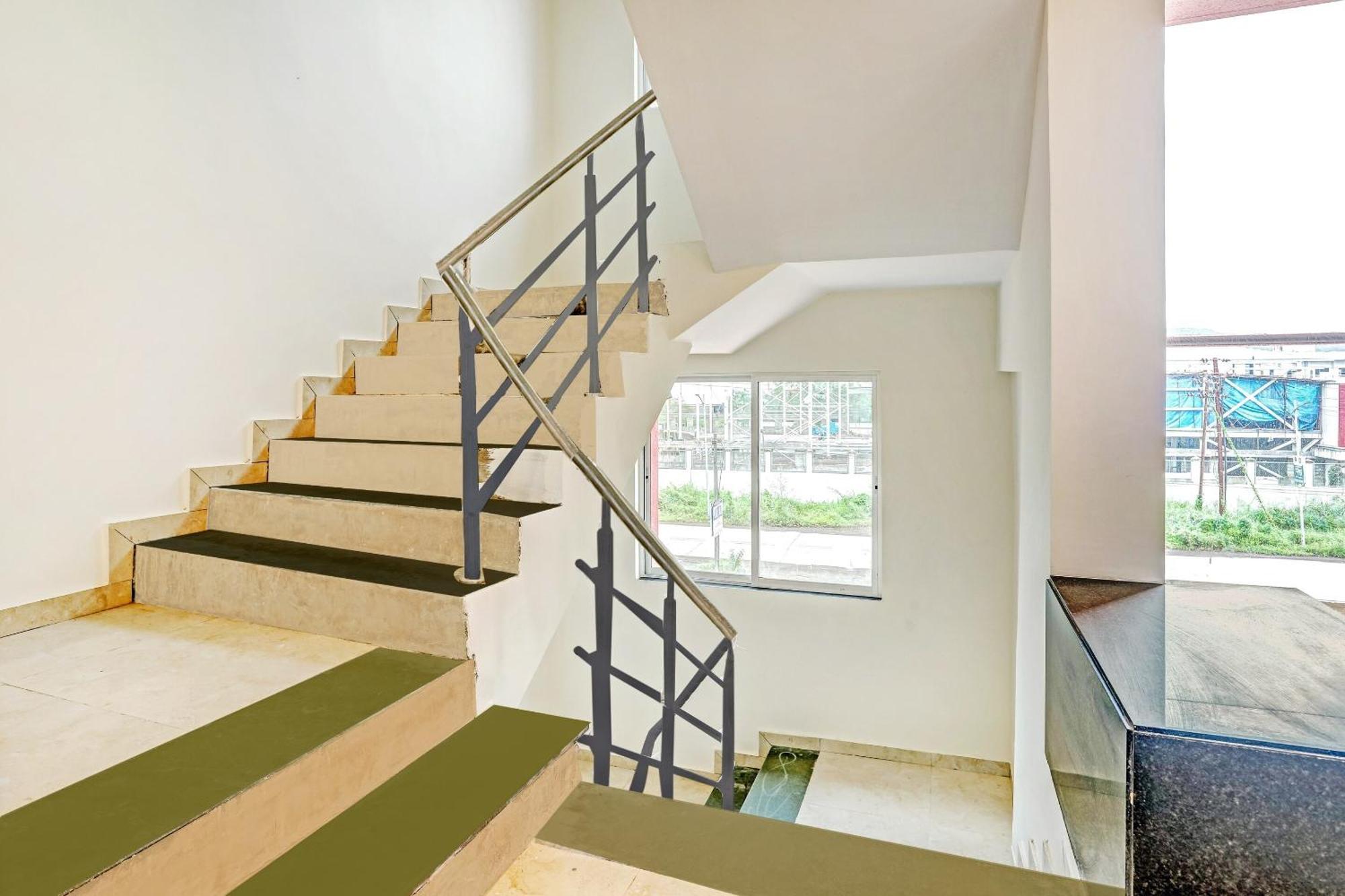 Townhouse Somani Hotel Apta Exterior foto